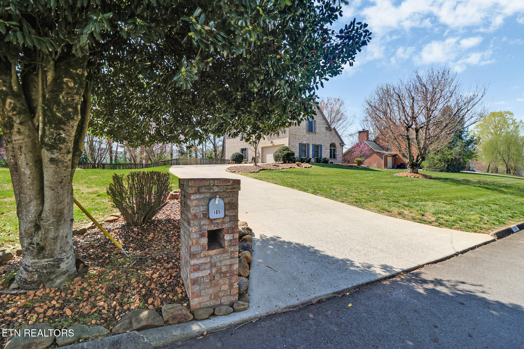 105 W Melbourne Rd