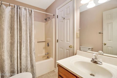 Tiny photo for 105 W Melbourne Rd, Oak Ridge, TN 37830 (MLS # 1319206)