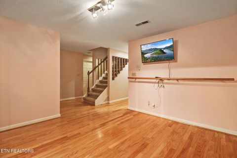 Tiny photo for 105 W Melbourne Rd, Oak Ridge, TN 37830 (MLS # 1319206)