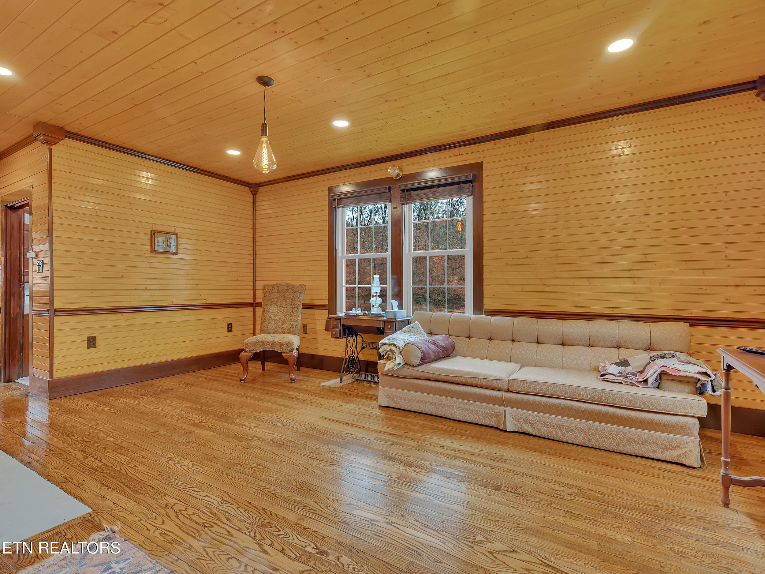 1266 S Knob Creek Rd