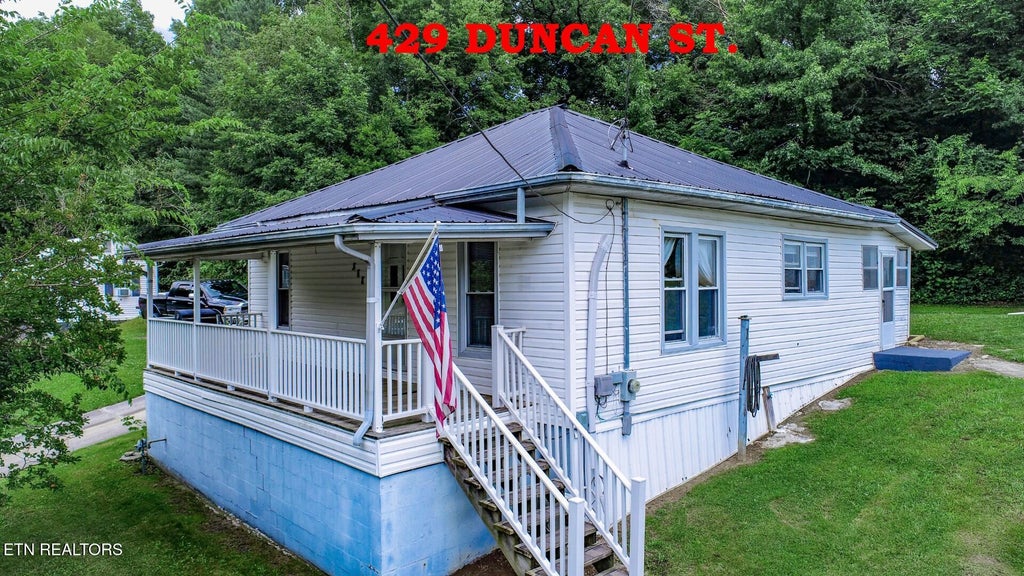 Photo of 421429 Duncan St, Newport, TN 37821 (MLS # 1345085)