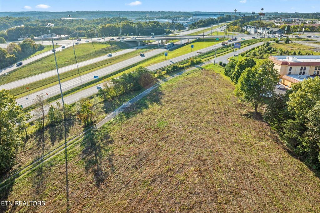 Photo of 4038 N Main St, Crossville, TN 38571 (MLS # 1329009)