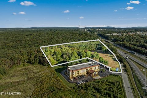 4038 N Main St Crossville TN 38571