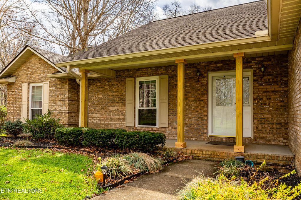 Photo of 451 Timbercreek Drive, Maryville, TN 37803 (MLS # 1332522)