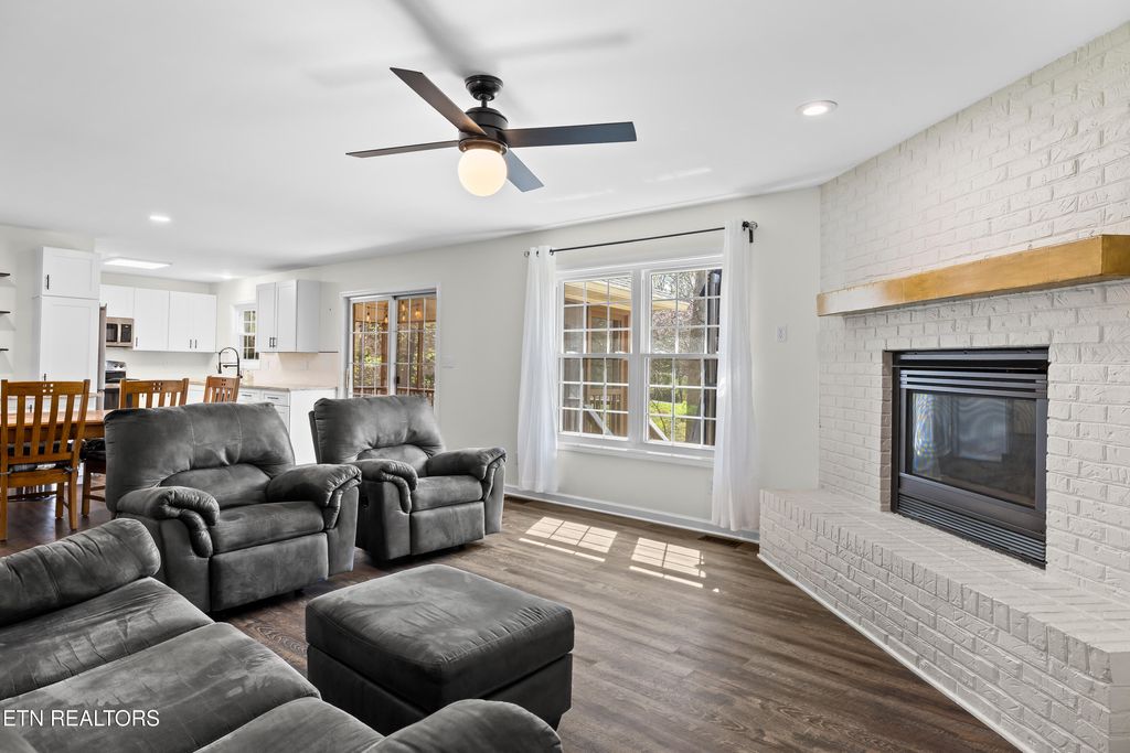 Photo of 451 Timbercreek Drive, Maryville, TN 37803 (MLS # 1332522)