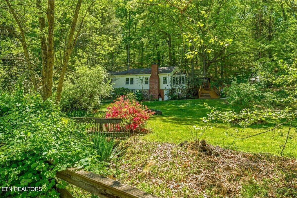Photo of 8773 White Wing Rd, Lenoir City, TN 37771 (MLS # 1340642)