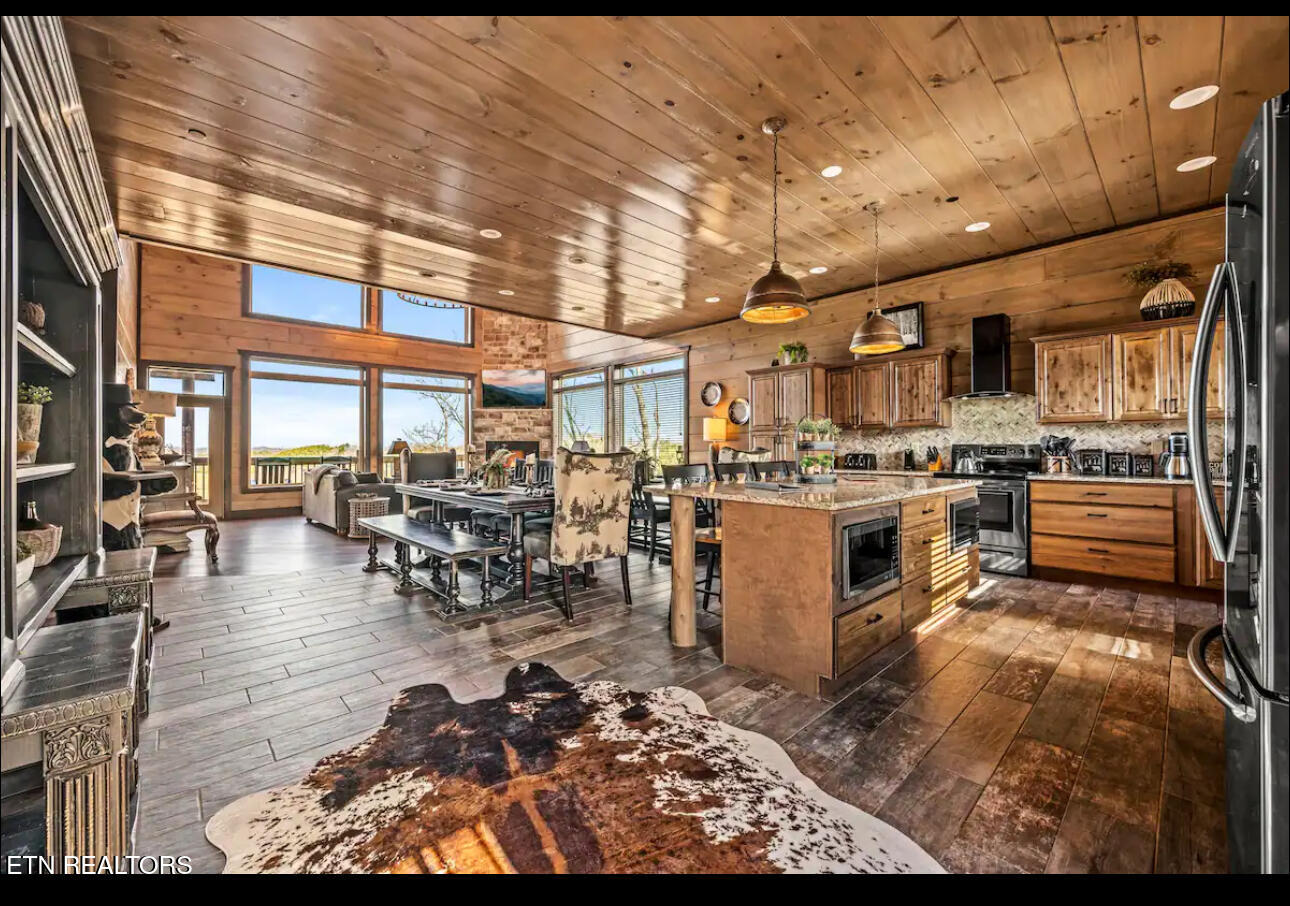 1490 Sleepy Valley Lane