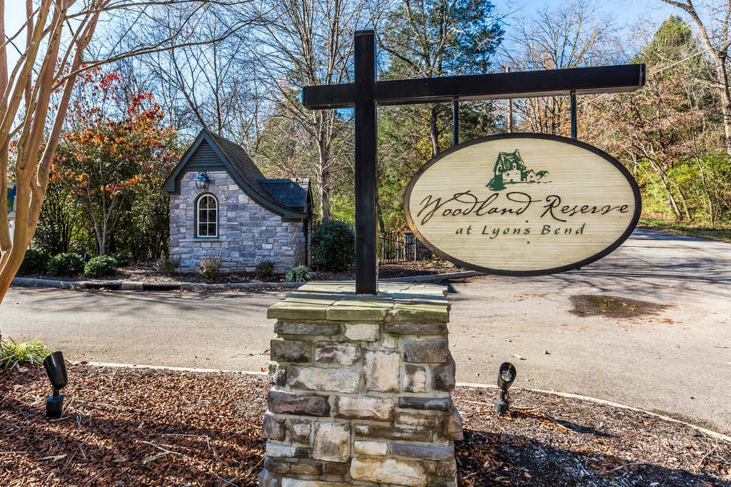 Photo of 2210 Falcon Crest Lane, Knoxville, TN 37919 (MLS # 1023514)