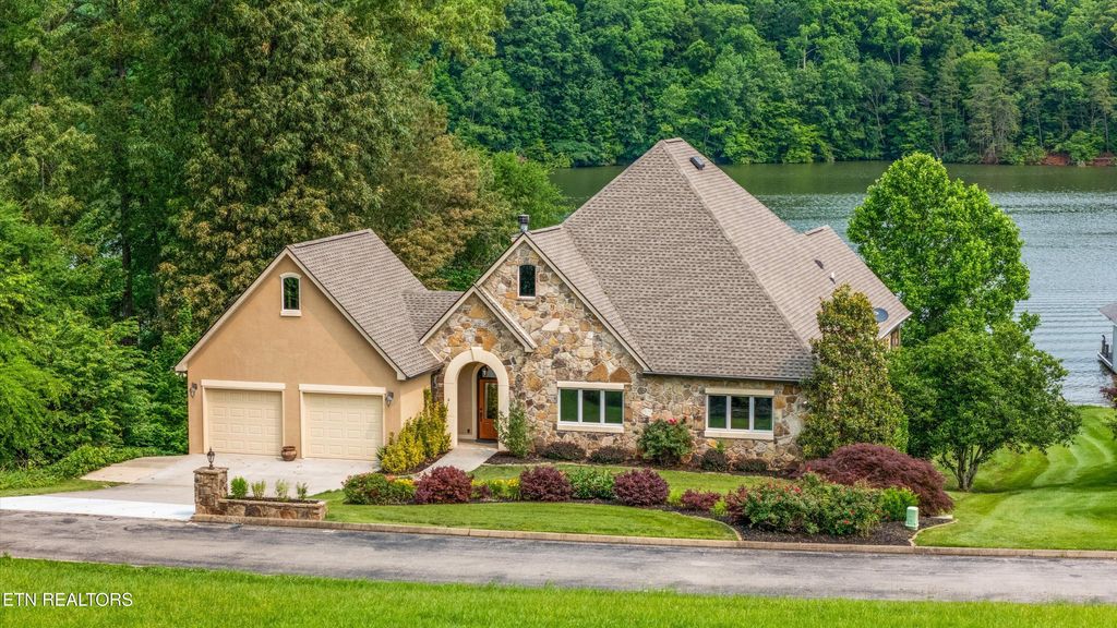 Photo of 325 Pineberry Drive, Vonore, TN 37885 (MLS # 1303110)