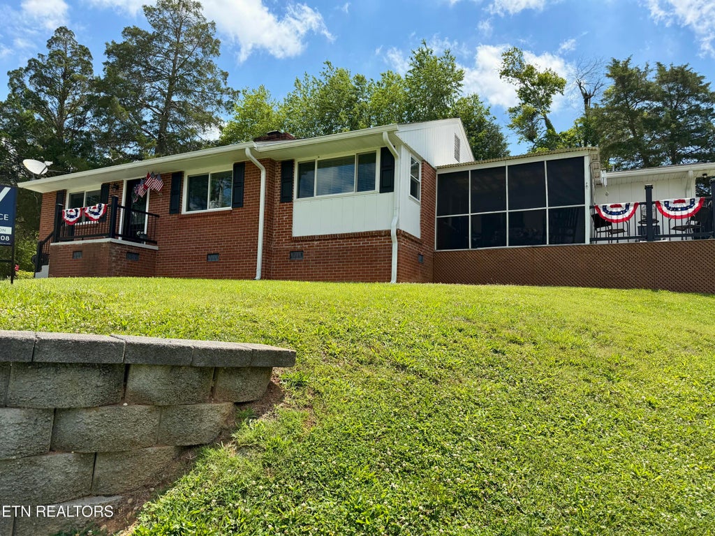 Photo of 332 Euclid Ave, Kingston, TN 37763 (MLS # 1345071)