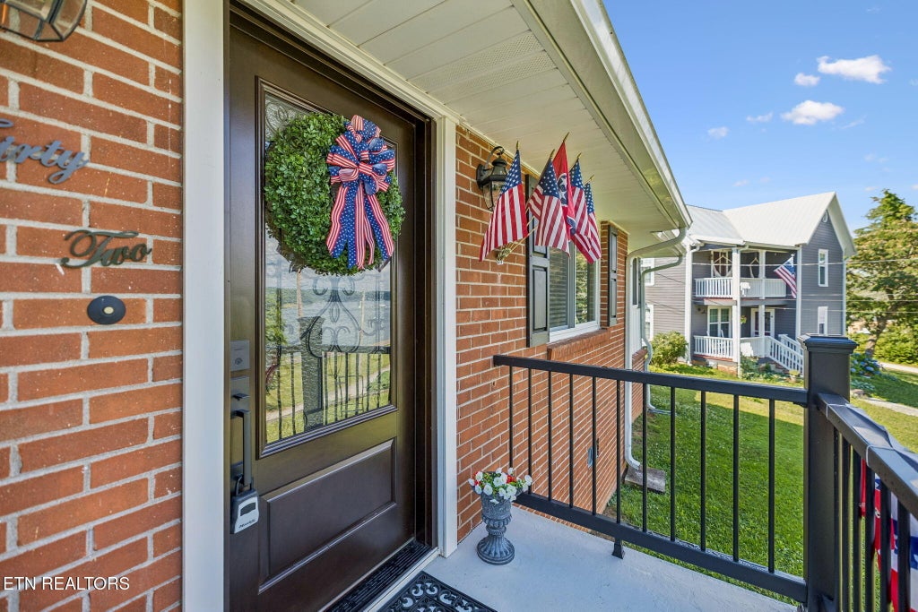 Photo of 332 Euclid Ave, Kingston, TN 37763 (MLS # 1345071)