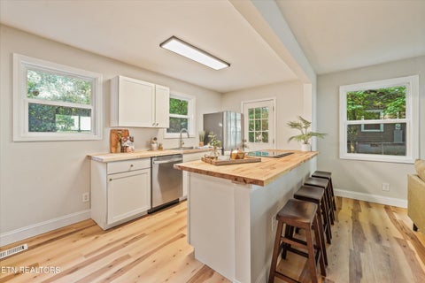 Tiny photo for 116 E Arrowwood Rd, Oak Ridge, TN 37830 (MLS # 1354831)