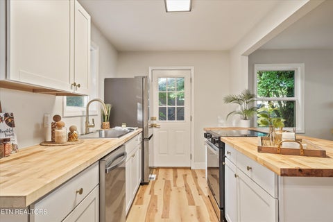 Tiny photo for 116 E Arrowwood Rd, Oak Ridge, TN 37830 (MLS # 1354831)