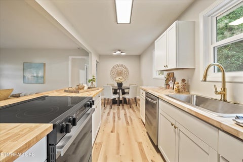 Tiny photo for 116 E Arrowwood Rd, Oak Ridge, TN 37830 (MLS # 1354831)