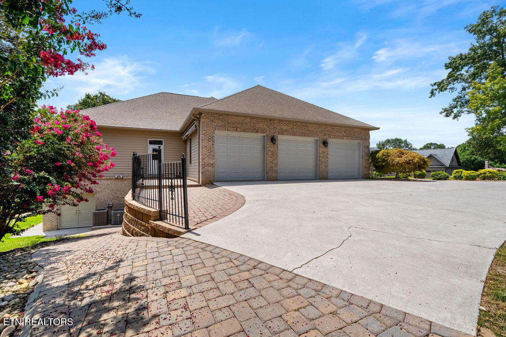 402 Catoosa Lane