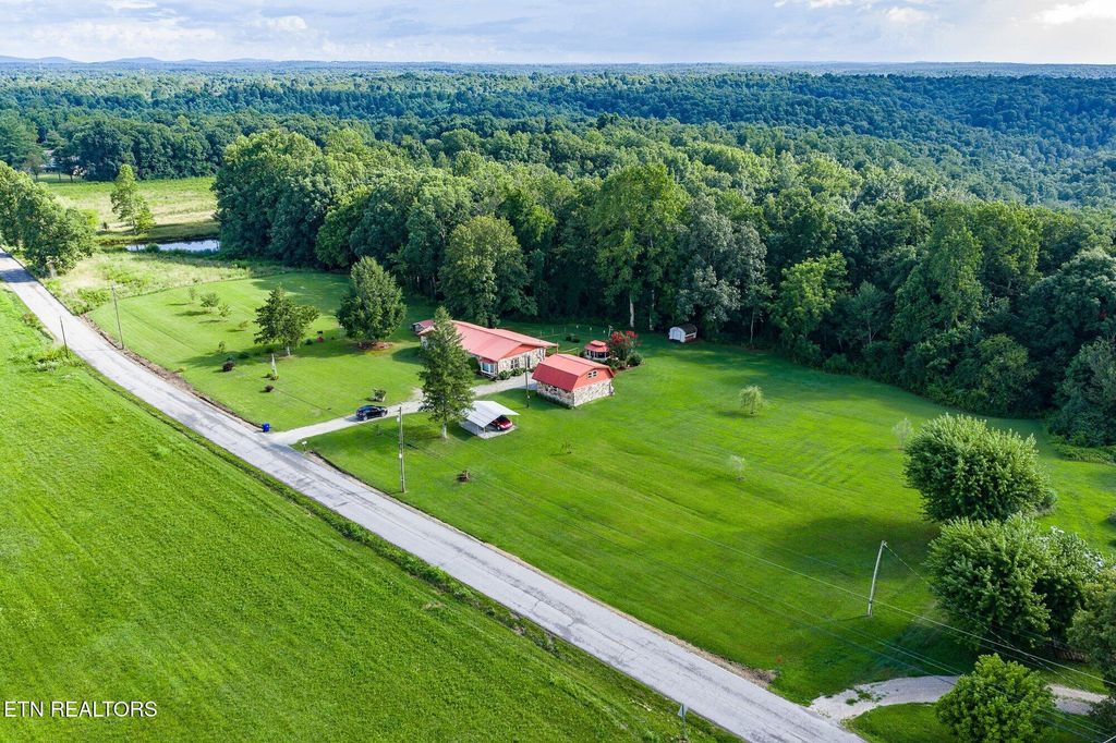 Photo of 1093 Pomona Rd, Crossville, TN 38571 (MLS # 1310627)