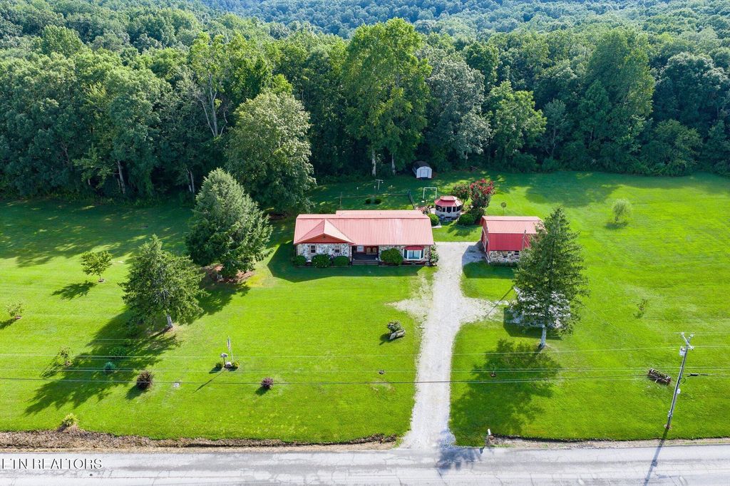 Photo of 1093 Pomona Rd, Crossville, TN 38571 (MLS # 1310627)