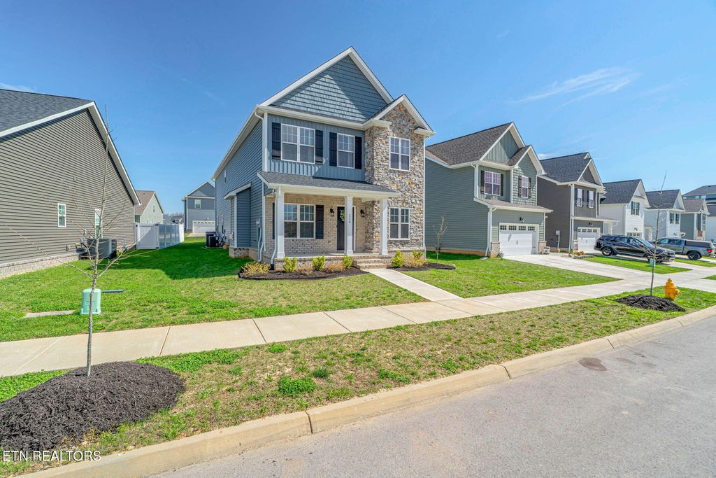 Photo of 114 Songberry St, Oak Ridge, TN 37830 (MLS # 1336643)