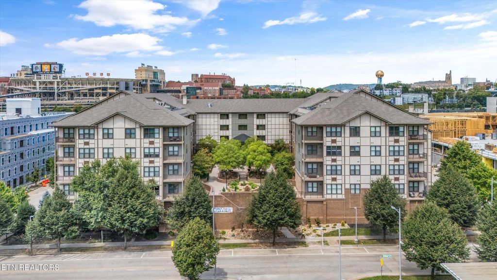 Photo of 445 W Blount Ave #428, Knoxville, TN 37920 (MLS # 1313407)