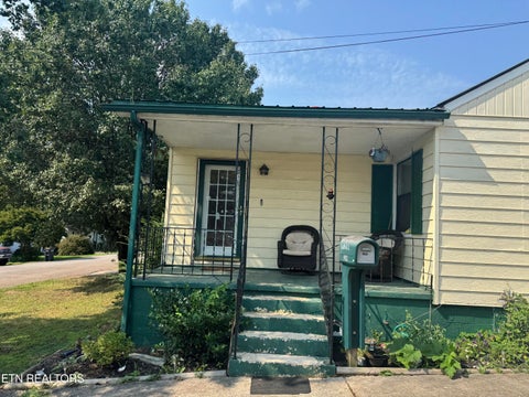 Photo of 902 Rosedale Ave, Loudon, TN 37774 (MLS # 1349976)
