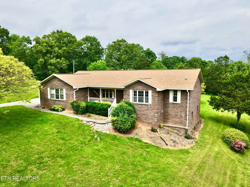 Photo of 200 Harmon Circle, New Tazewell, TN 37825 (MLS # 1301540)