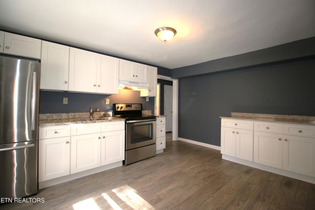 Photo of 2108 Mitchell St, Knoxville, TN 37917 (MLS # 1330090)