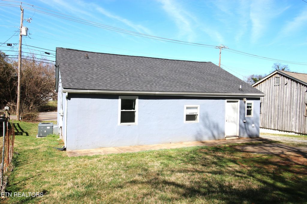 Photo of 2108 Mitchell St, Knoxville, TN 37917 (MLS # 1330090)
