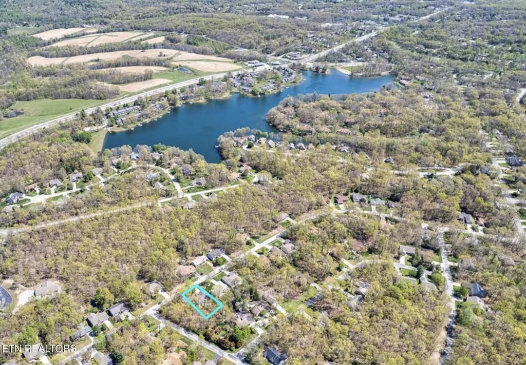 Photo of 143 Lakeside Dr. Dr, Fairfield Glade, TN 38558 (MLS # 1333360)