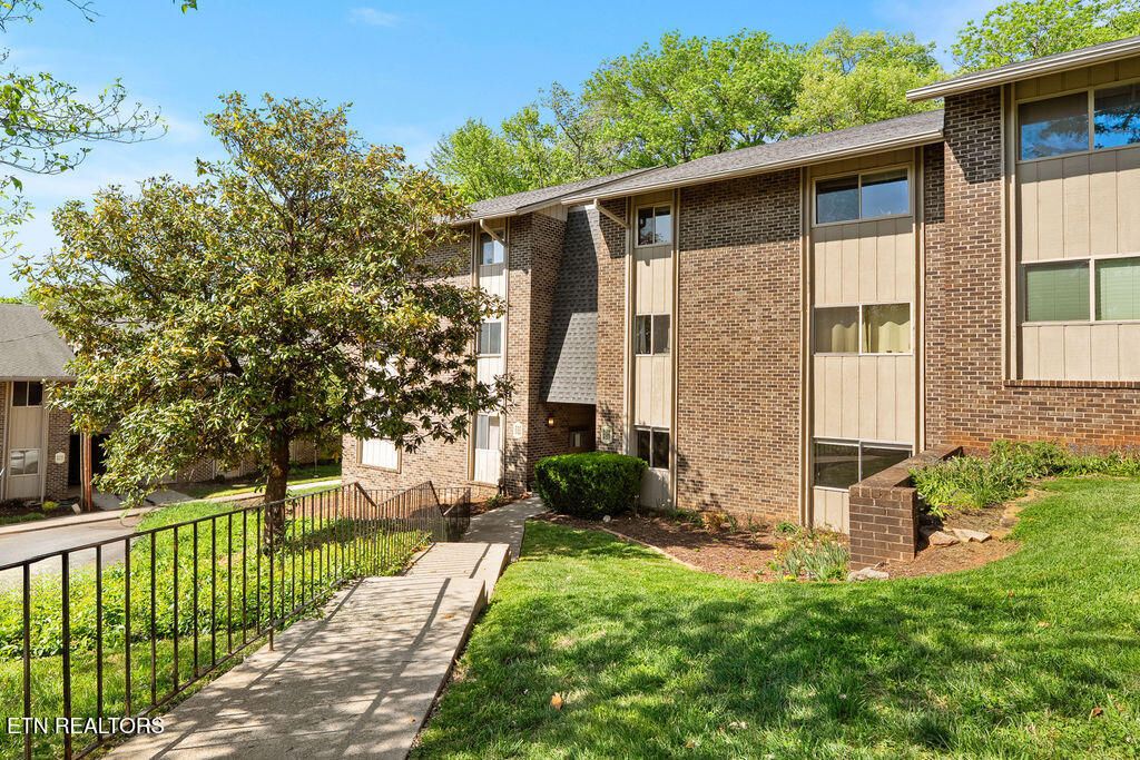 Photo of 3636 Taliluna Ave #527, Knoxville, TN 37919 (MLS # 1341376)
