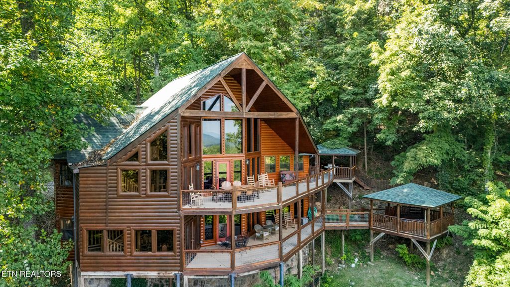 Photo of 3280 Balsam Slopes Rd, Sevierville, TN 37862 (MLS # 1315536)