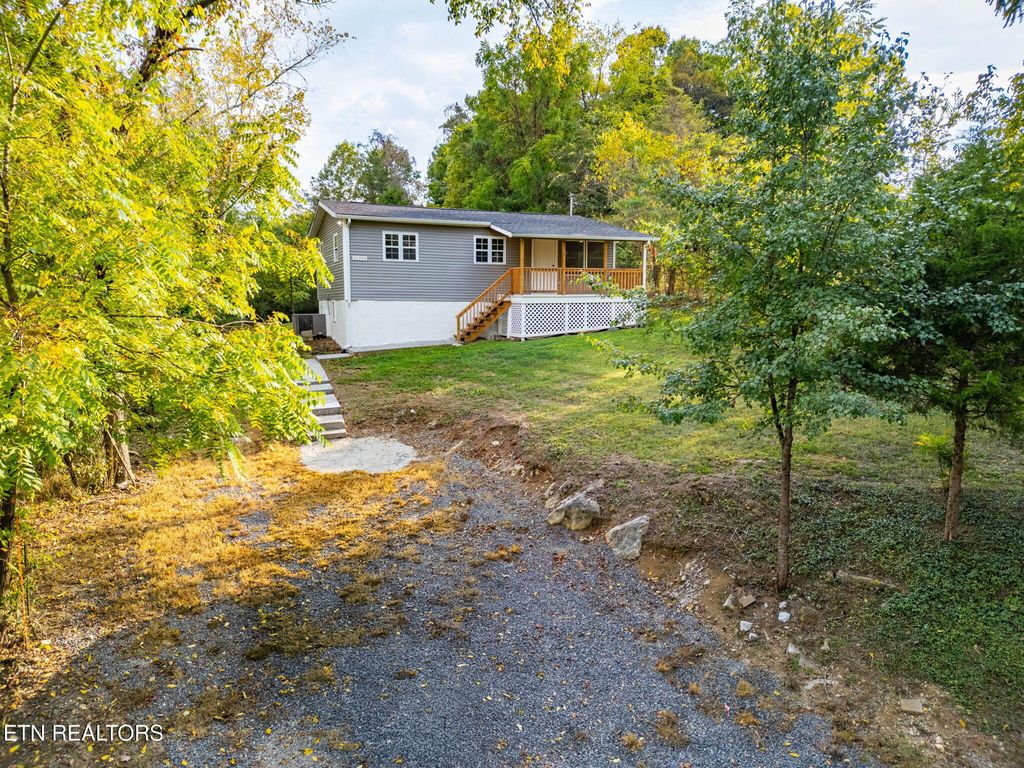 Photo of 10204 Thorn Grove Pike, Strawberry Plains, TN 37871 (MLS # 1316341)