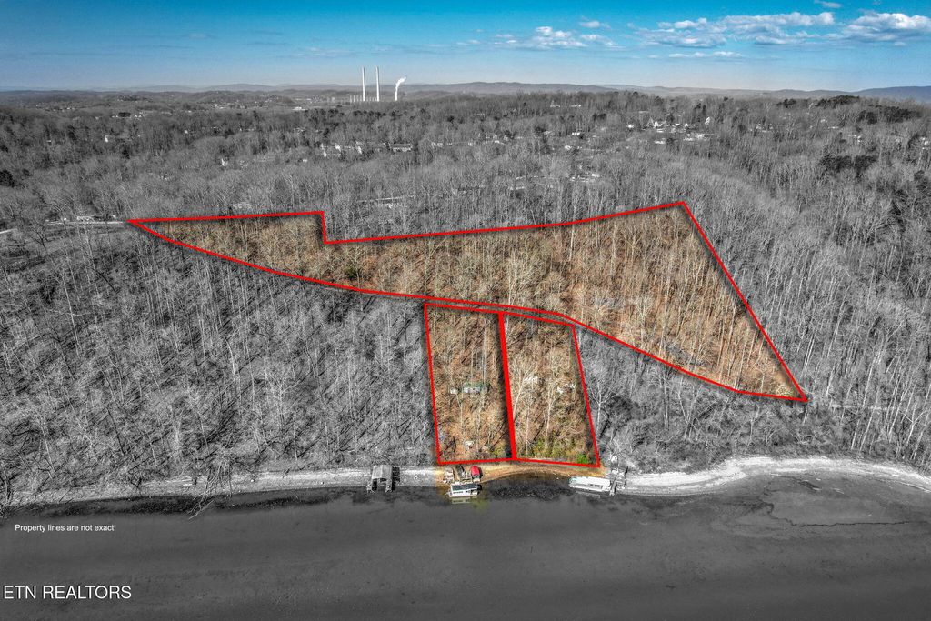 Photo of 512 Lakecrest Drive, Harriman, TN 37748 (MLS # 1290064)