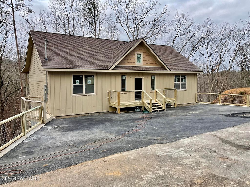 Photo of 676 Monte Wood Circle, Pigeon Forge, TN 37863 (MLS # 1324874)