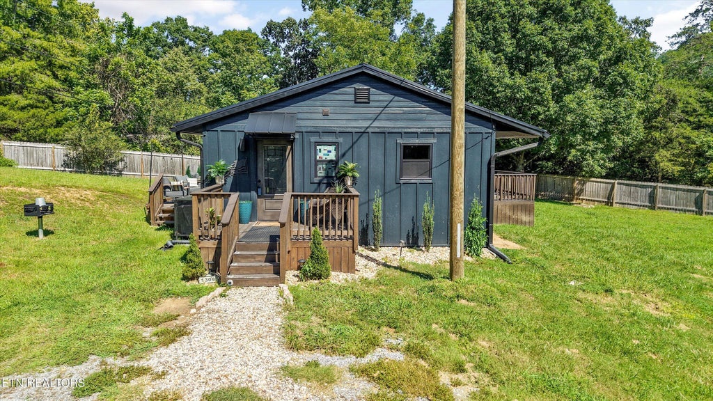 Photo of 1309 Mortar Rd, Sevierville, TN 37876 (MLS # 1353178)