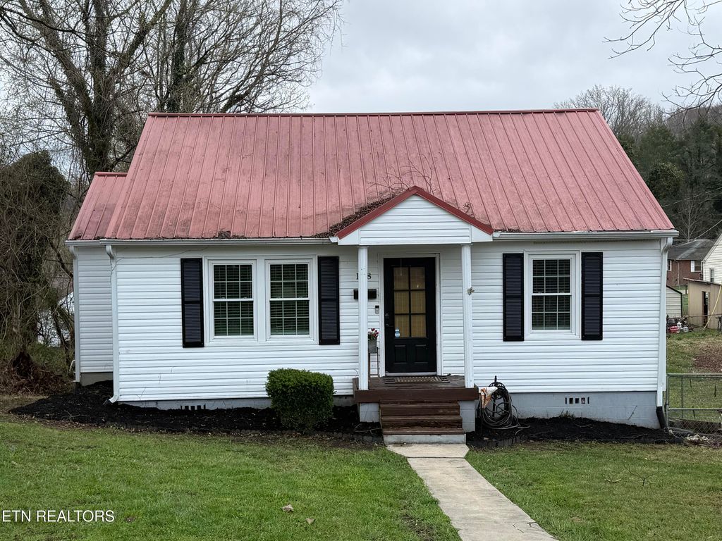 Photo of 118 E Kentucky Ave, LaFollette, TN 37766 (MLS # 1332929)