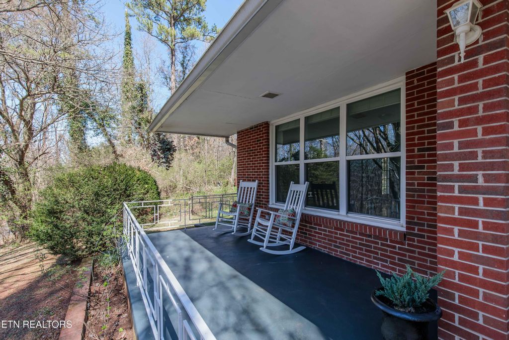 Photo of 4108 Cruze Rd, Knoxville, TN 37920 (MLS # 1333030)