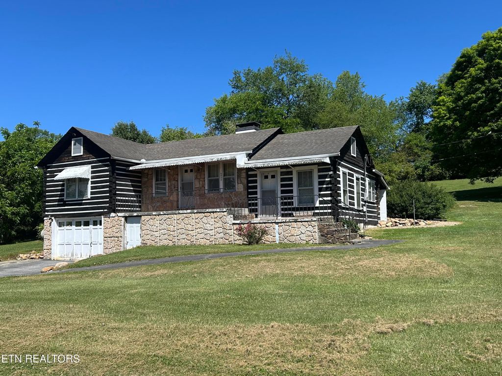 Photo of 4533 Wildwood Springs Rd, Maryville, TN 37804 (MLS # 1340775)