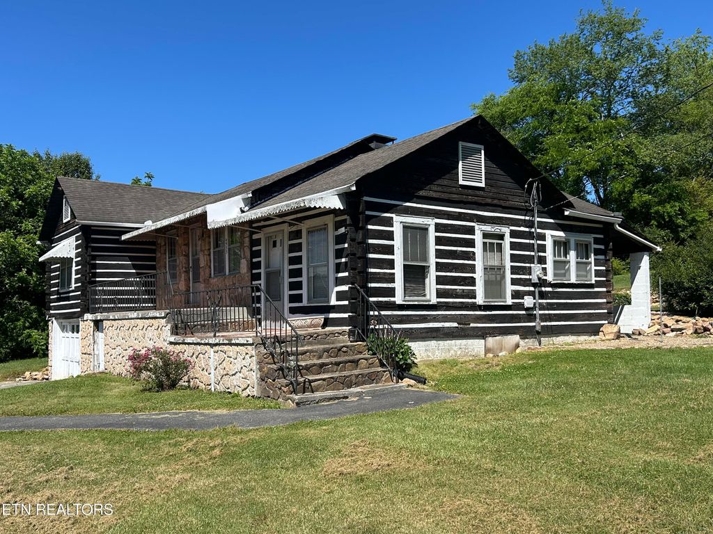 Photo of 4533 Wildwood Springs Rd, Maryville, TN 37804 (MLS # 1340775)