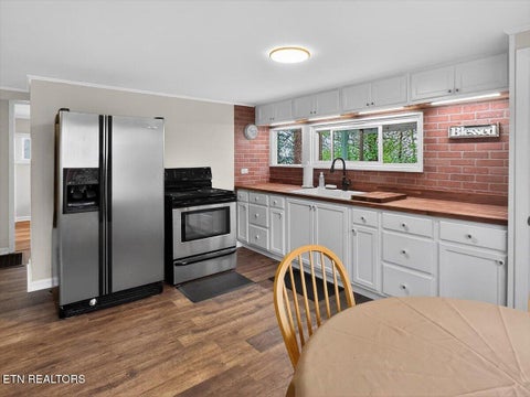 Tiny photo for 116 S Walker Lane, Oak Ridge, TN 37830 (MLS # 1334296)