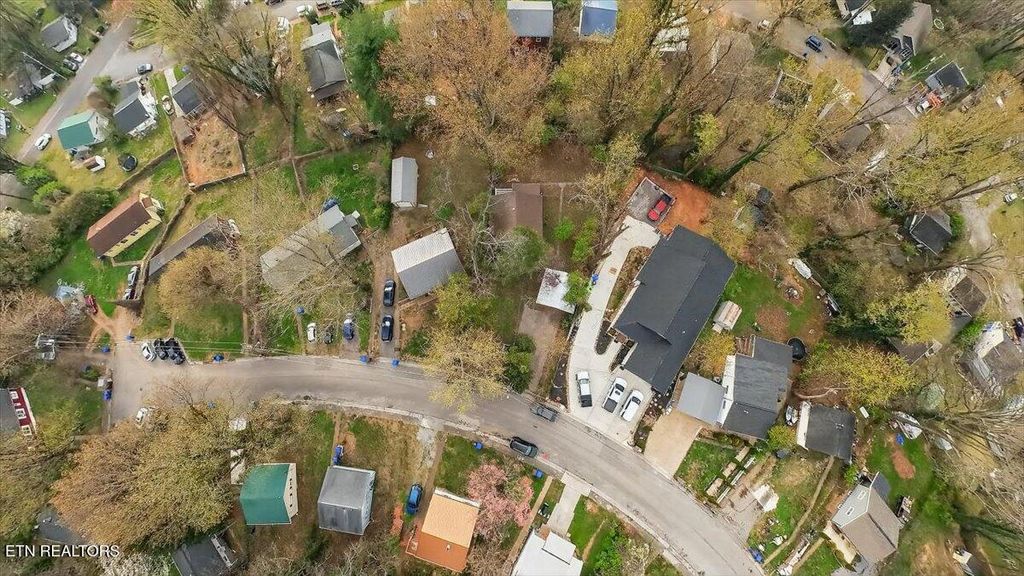 Photo of 116 S Walker Lane, Oak Ridge, TN 37830 (MLS # 1334296)