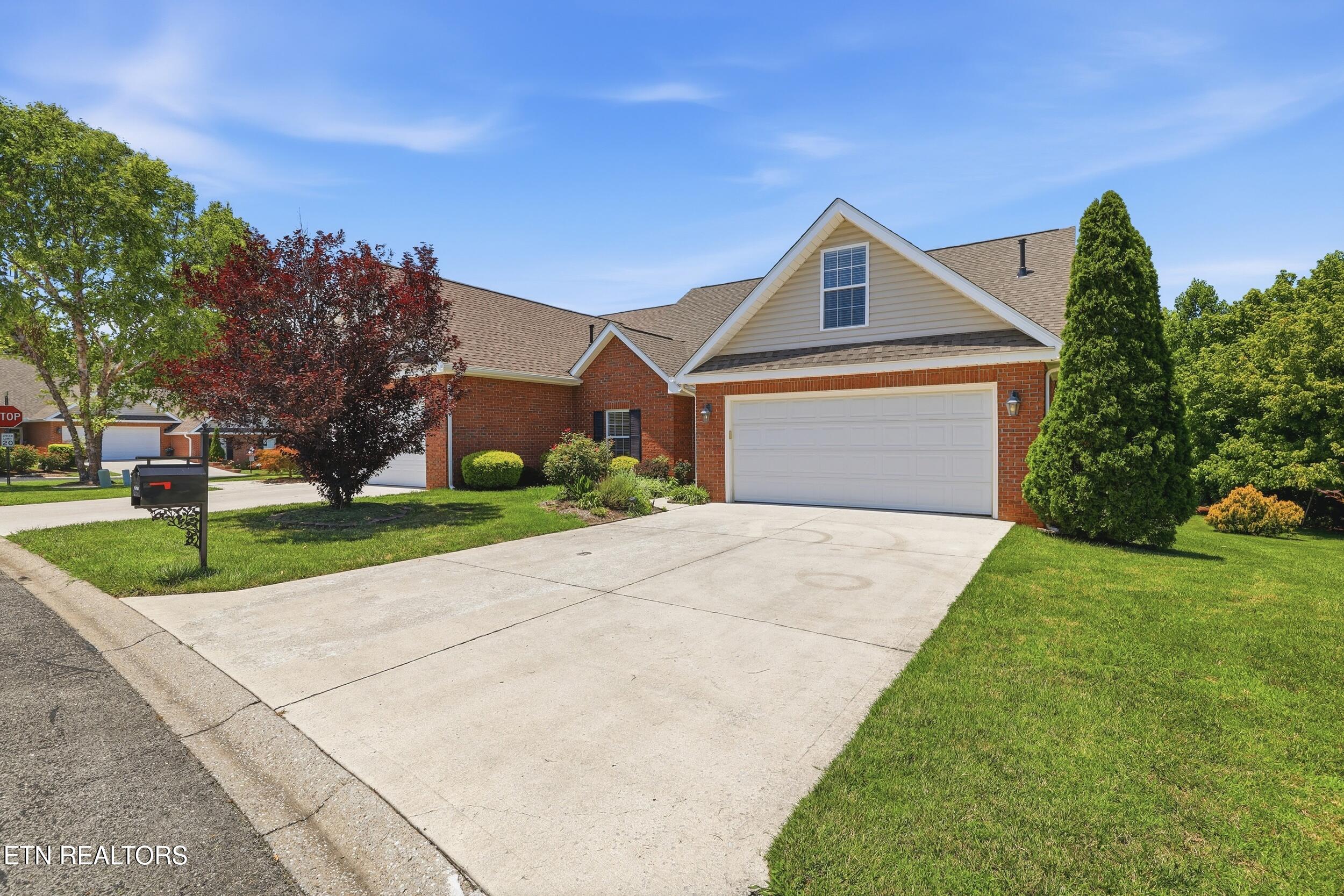4609 Oak Meadow Way 33
