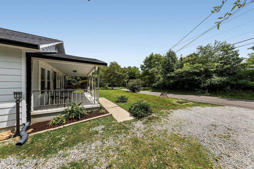 Photo of 430 Liberty Rd, Wartburg, TN 37887 (MLS # 1308204)