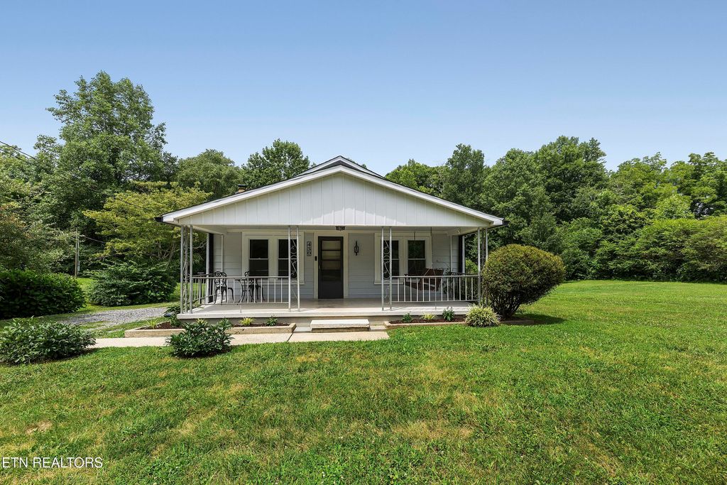 Photo of 430 Liberty Rd, Wartburg, TN 37887 (MLS # 1308204)