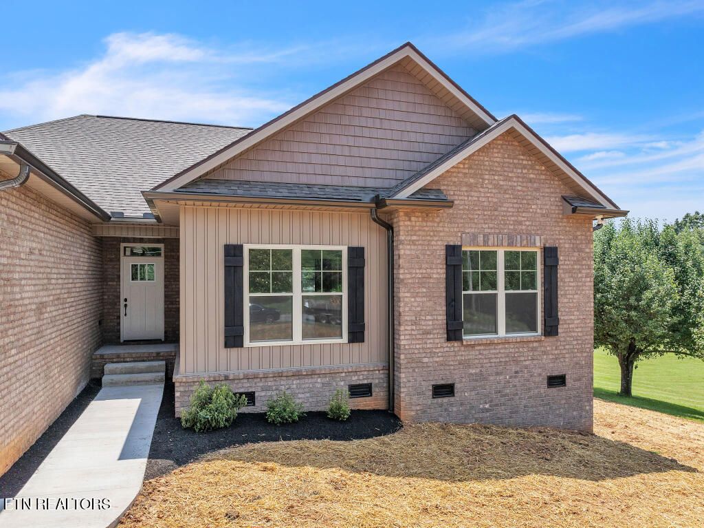 Photo of 141 Grace Circle, Clinton, TN 37716 (MLS # 1306167)