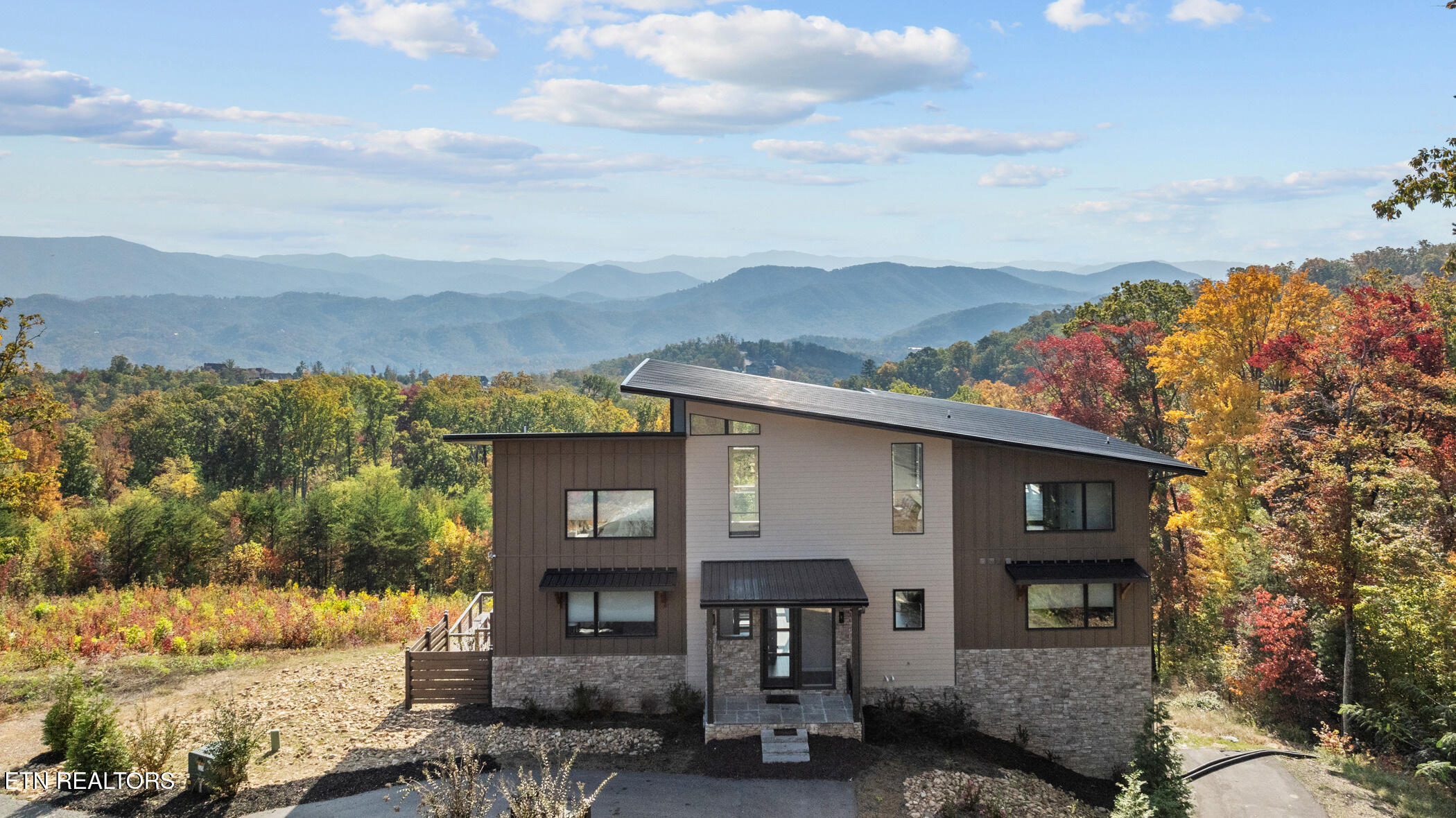 3047 Mountaineer Trail