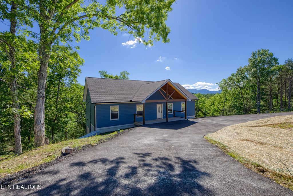 Photo of 1854 Chapel Rd, Sevierville, TN 37876 (MLS # 1302795)
