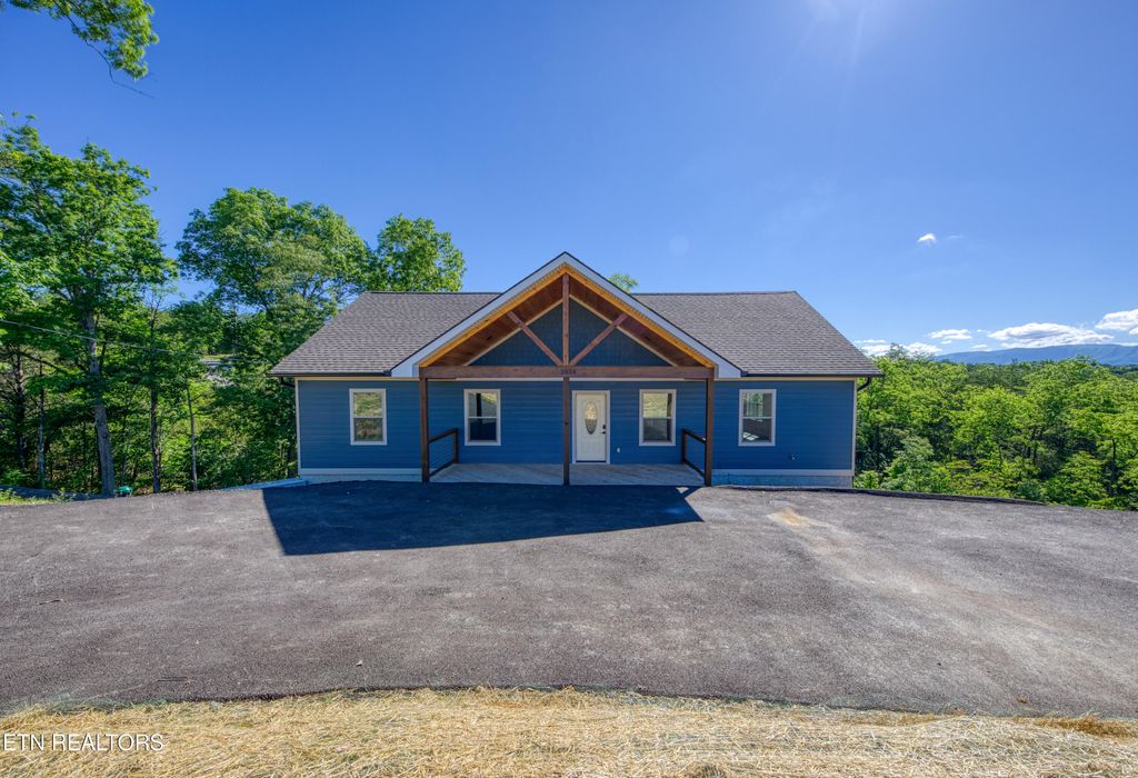 Photo of 1854 Chapel Rd, Sevierville, TN 37876 (MLS # 1302795)
