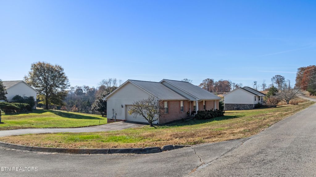 Photo of 1325 Prairie Place Place, Greenback, TN 37742 (MLS # 1322037)