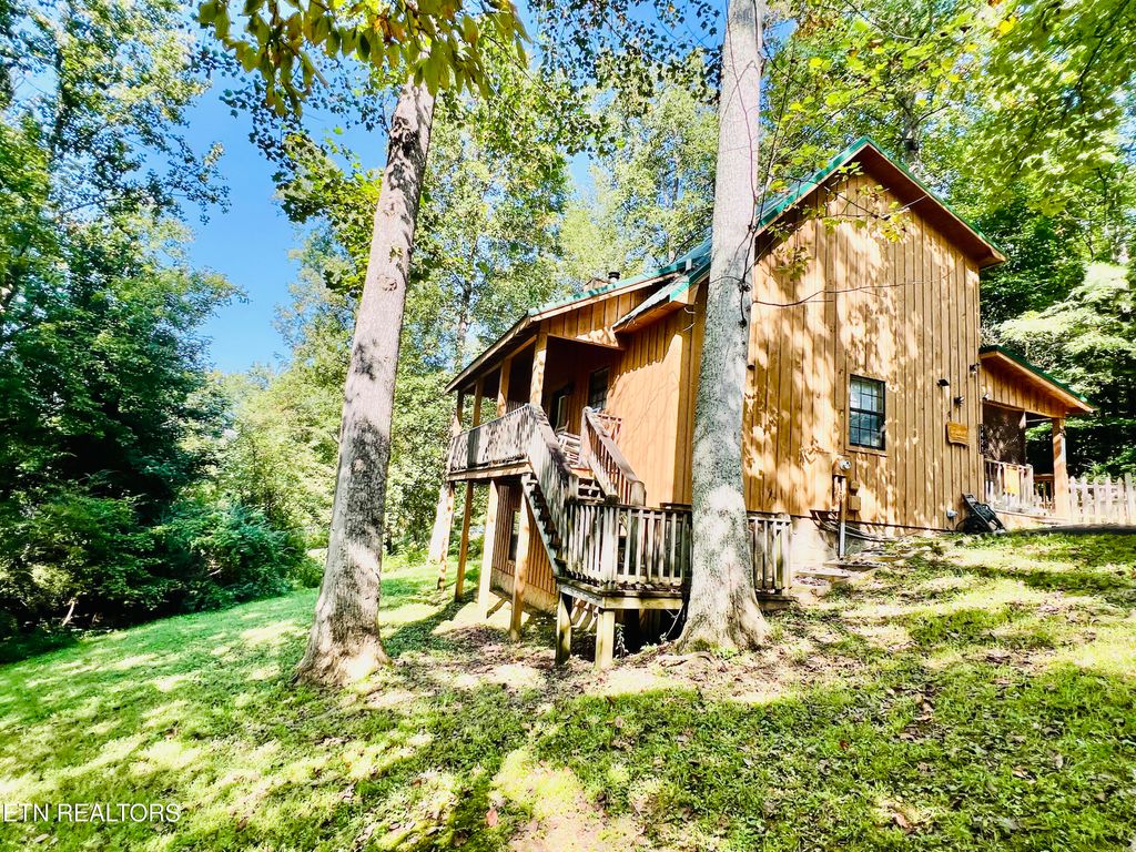 Photo of 3421 Shelnutt Way, Sevierville, TN 37862 (MLS # 1288596)