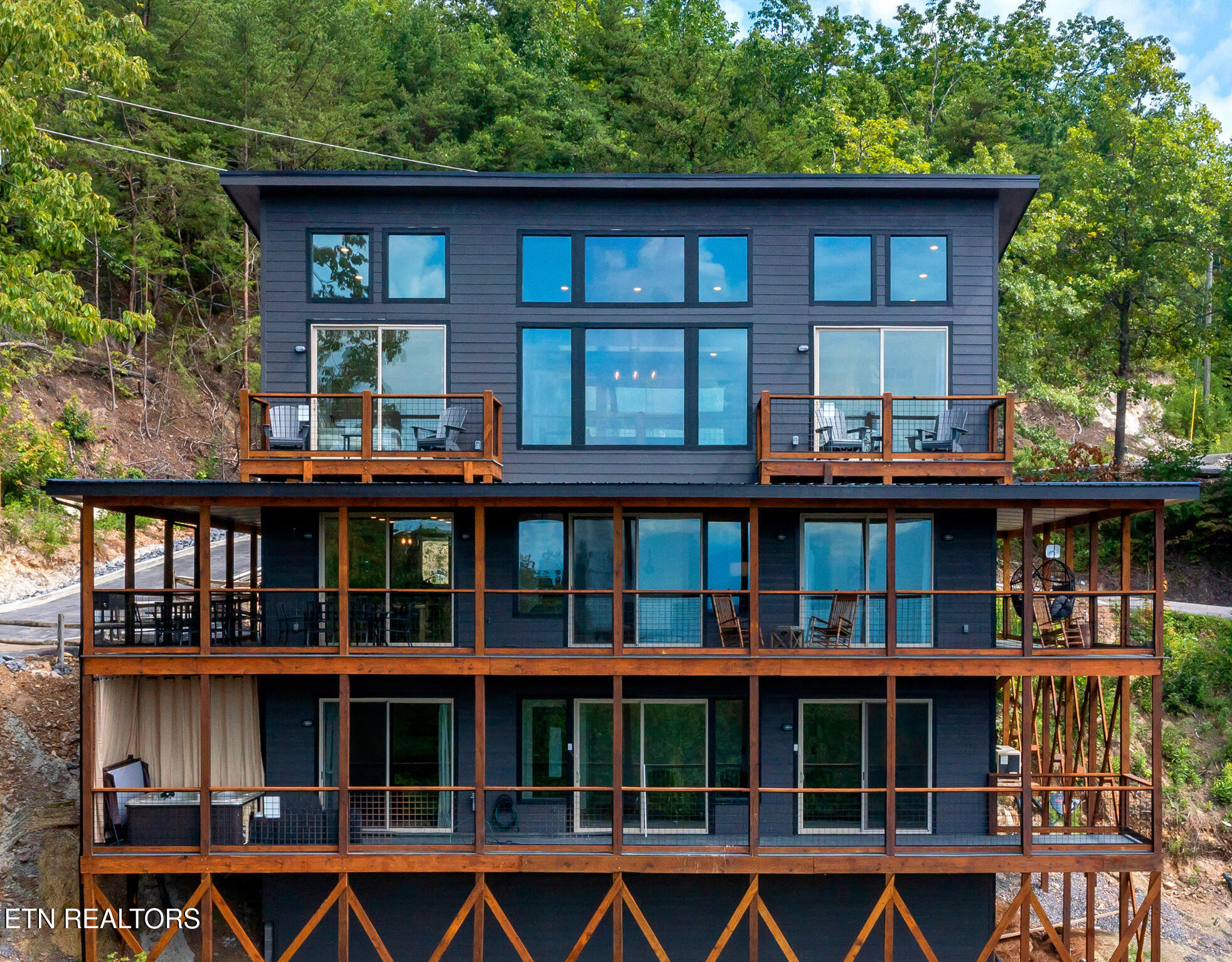 875 Shell Mountain Rd